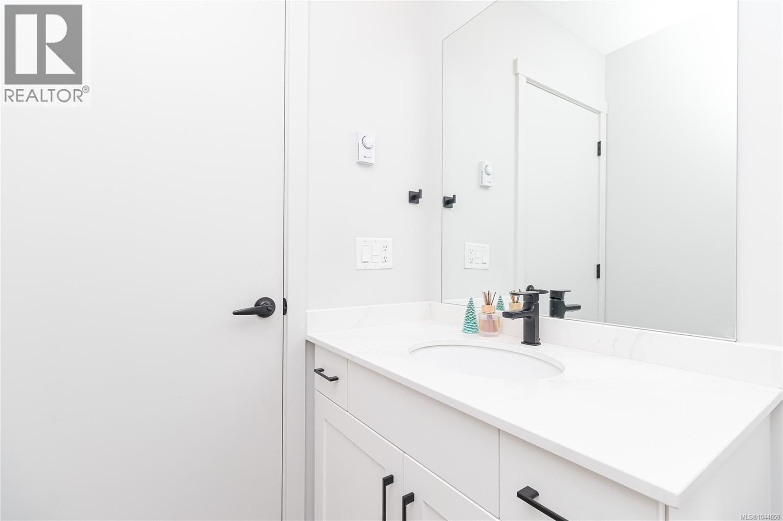 #301 2465 Gateway Rd - Image 19