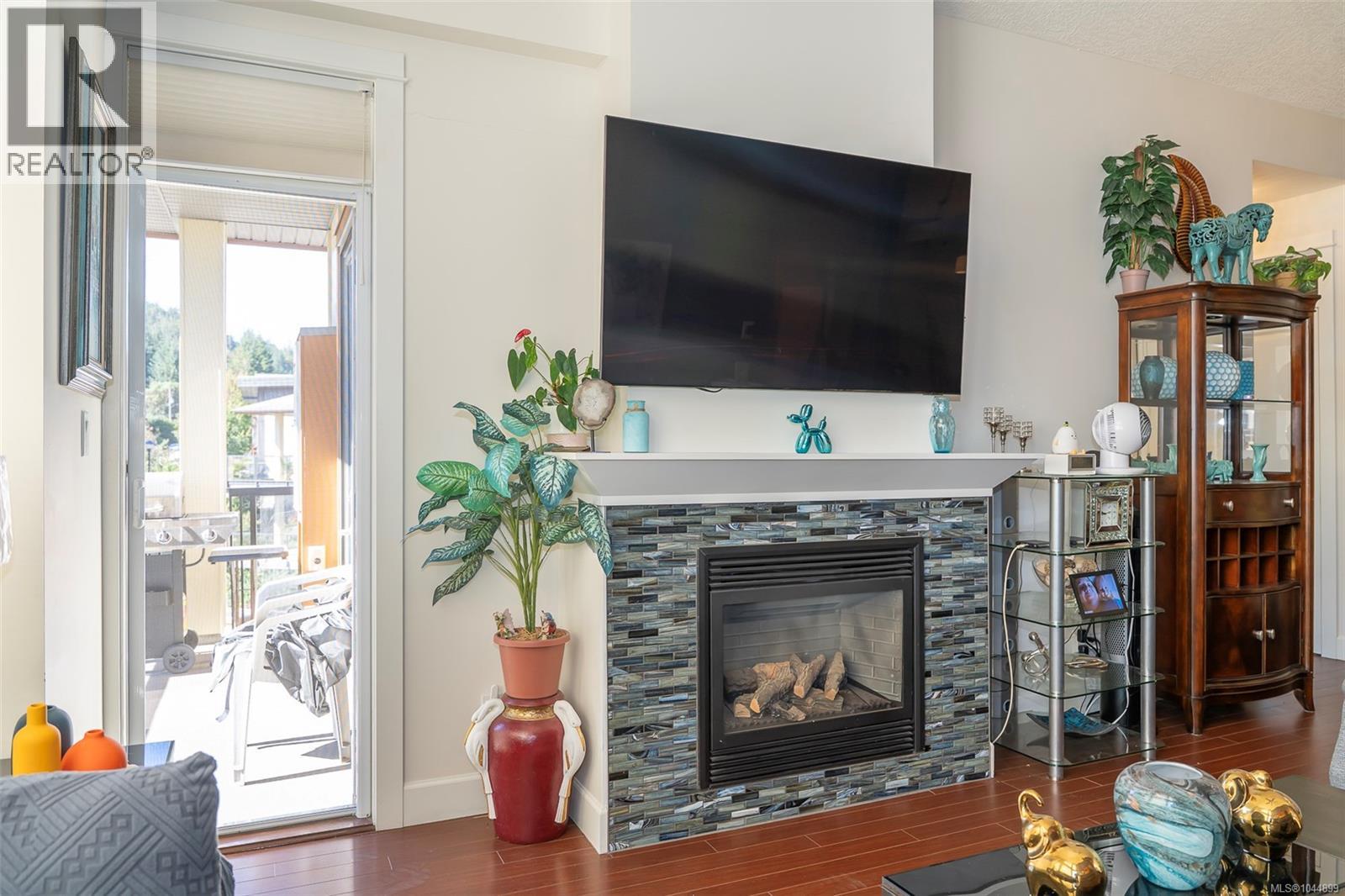 #402 3210 Jacklin Rd - 20