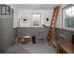 69 Fox Street, Lunenburg, NS B0J2C0 Photo 24