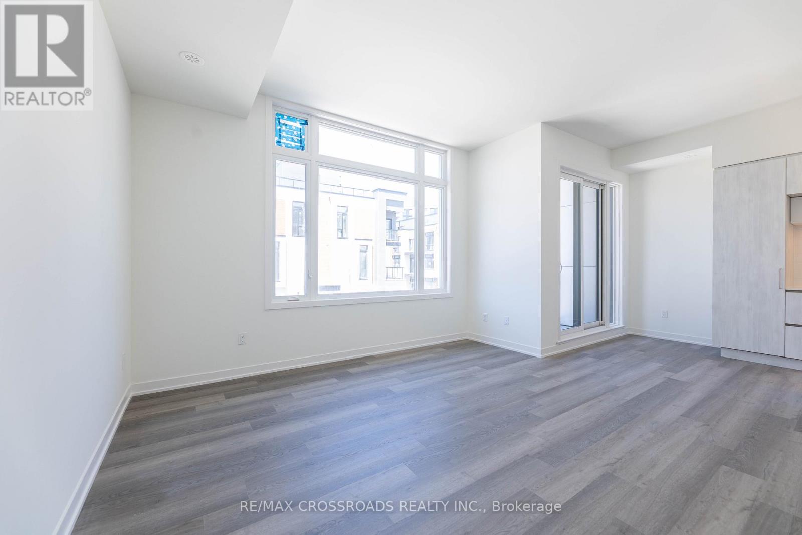 #1503 11 DAVID EYER ROAD - Image 12