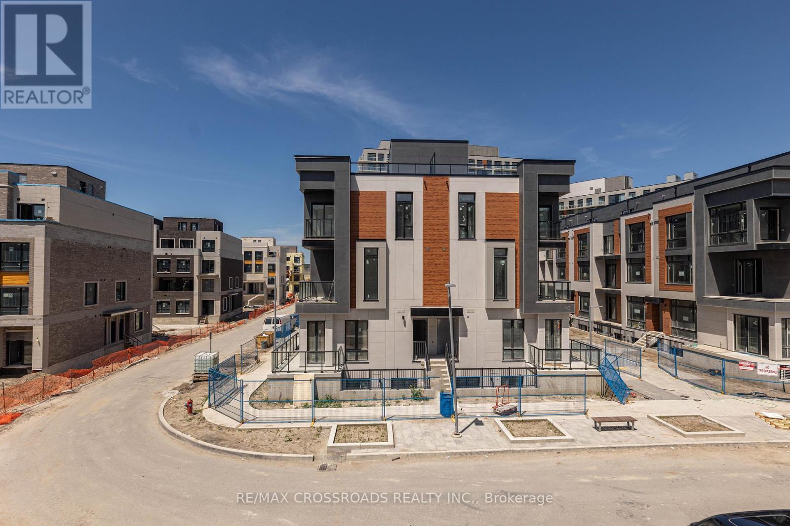 #1503 11 DAVID EYER ROAD - 13