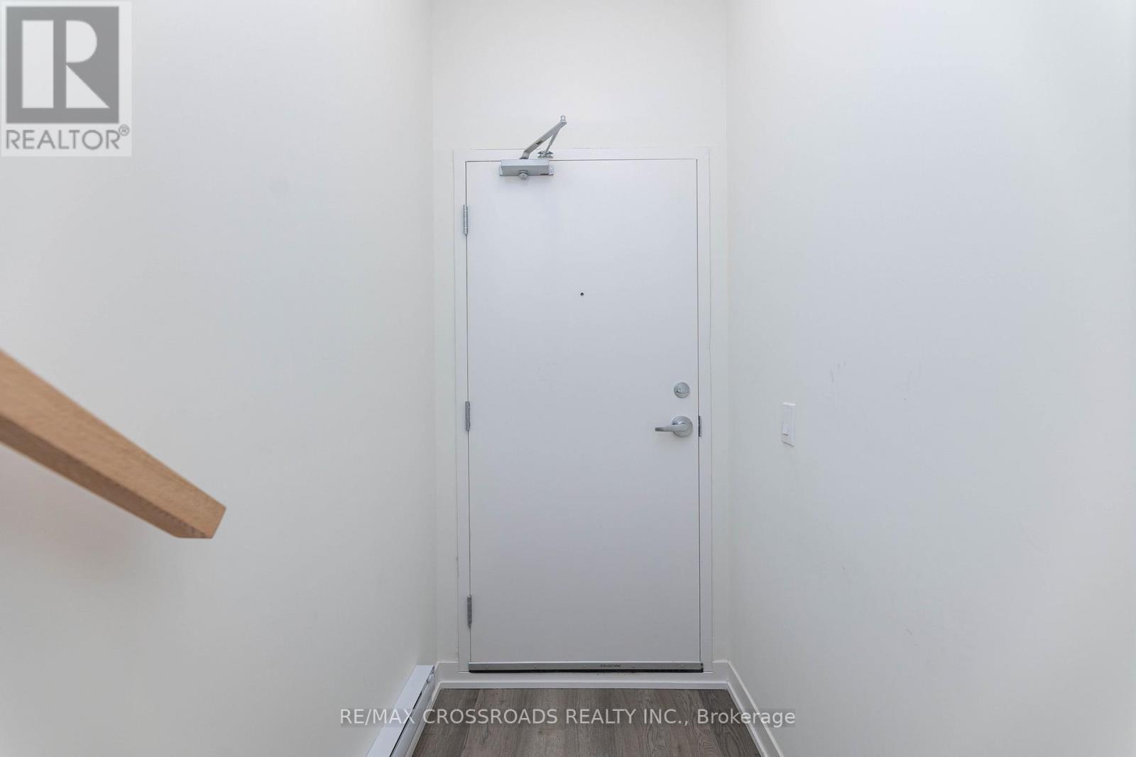 #1503 11 DAVID EYER ROAD - Image 4