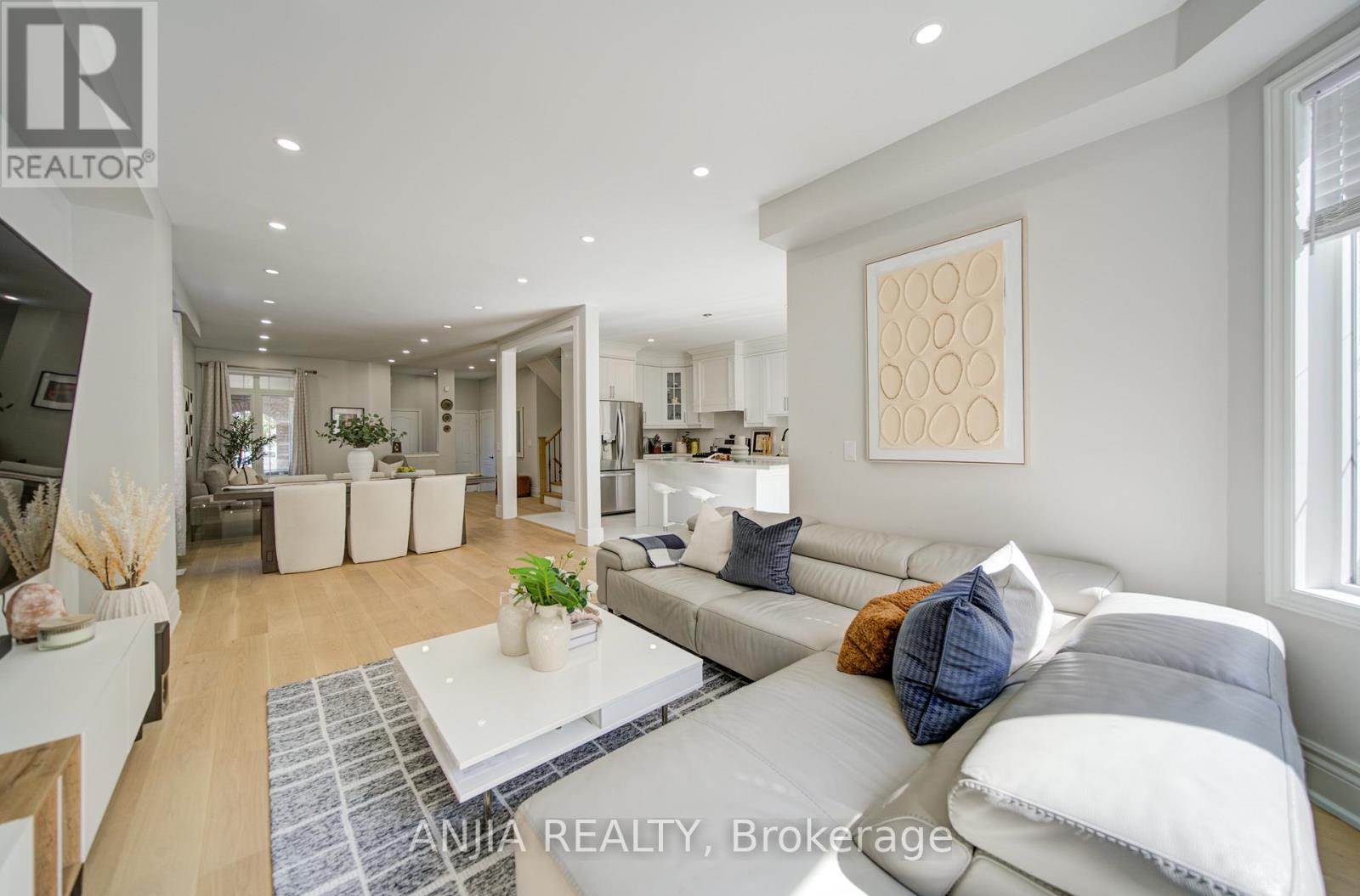 132 ESTATE GARDEN DRIVE - 15
