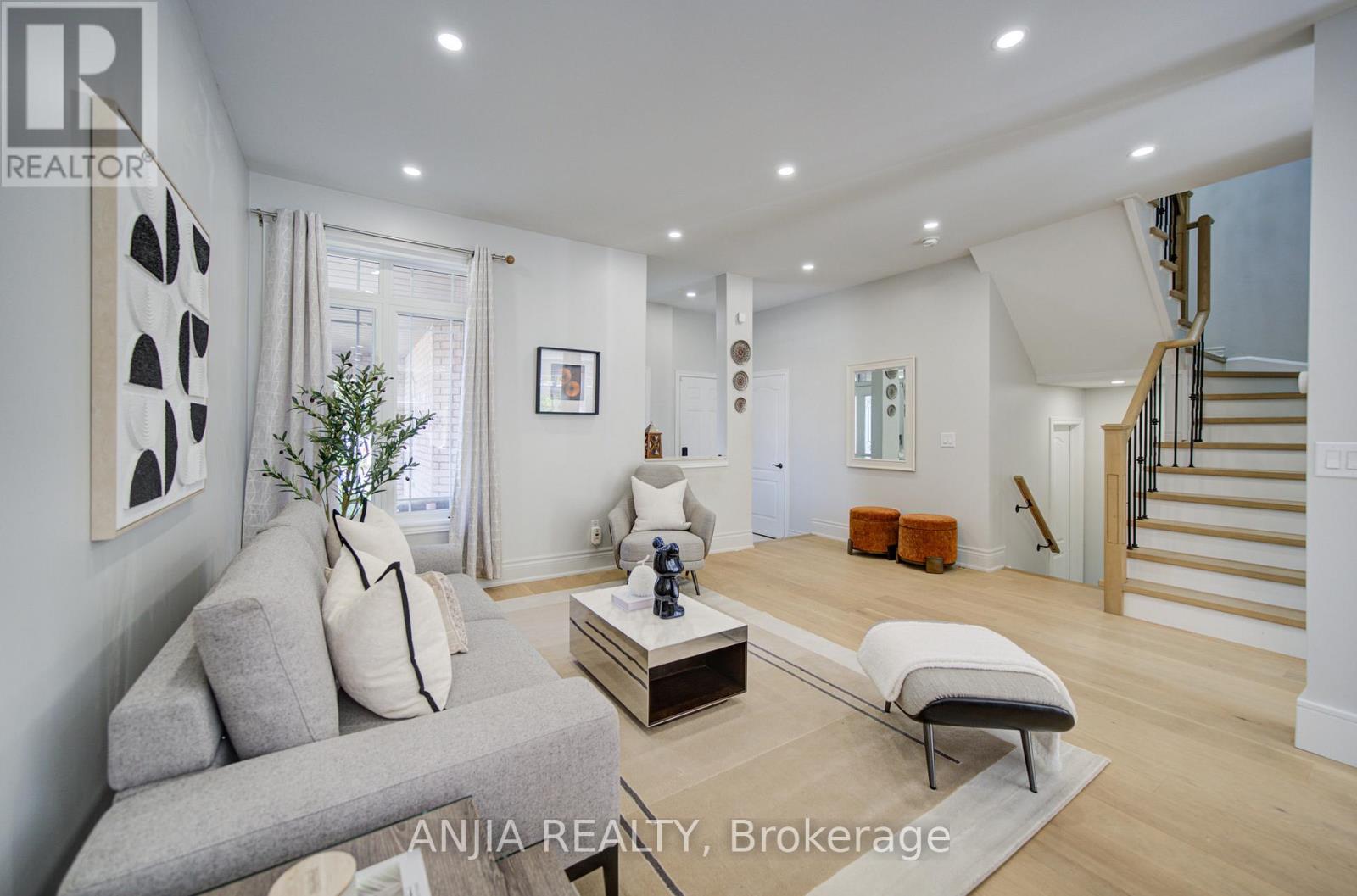 132 ESTATE GARDEN DRIVE - 9