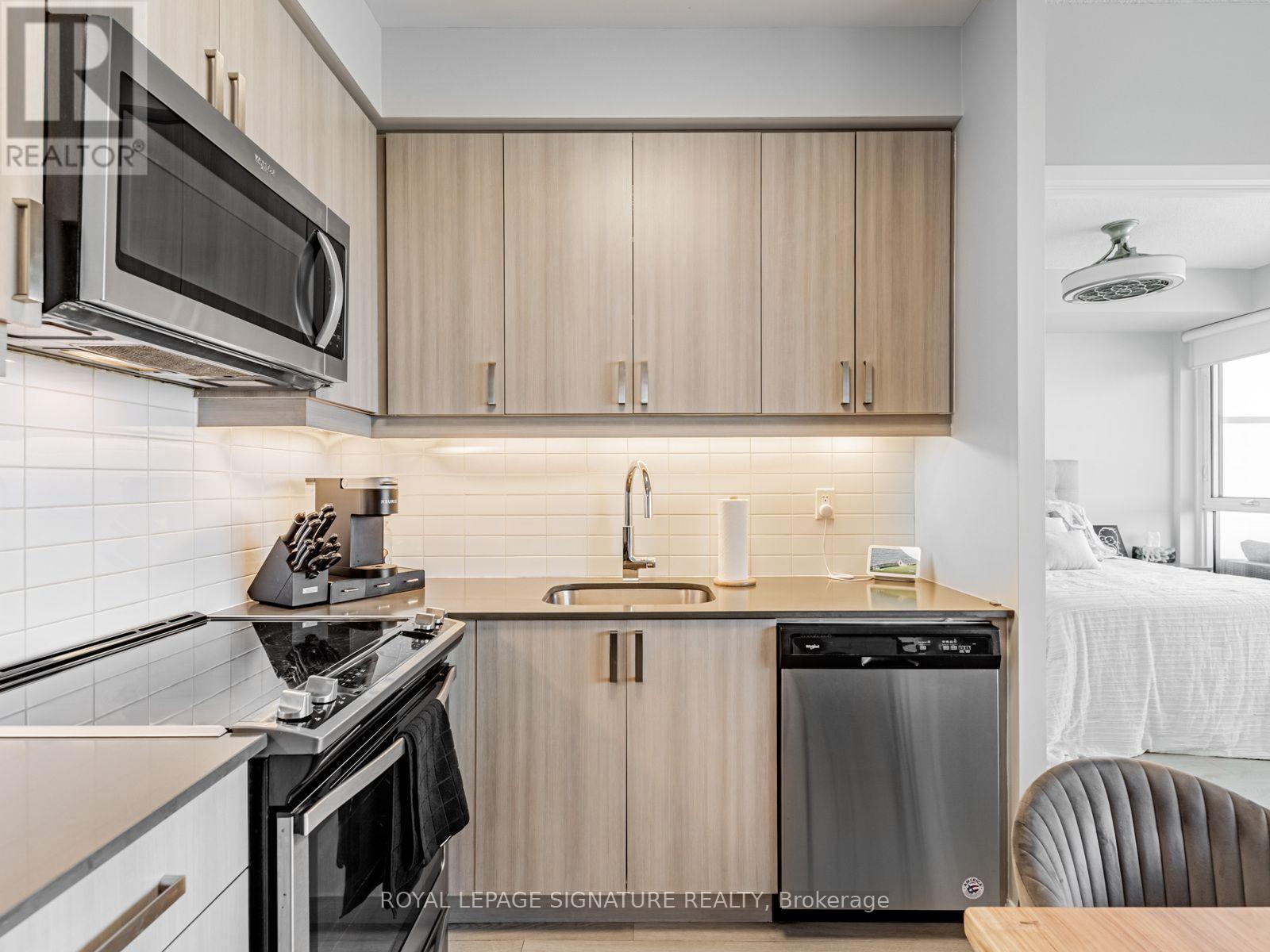 #1114 7895 JANE STREET - 11