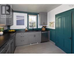 3pc Bathroom - 69 Fox Street, Lunenburg, NS B0J2C0 Photo 13