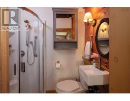 69 Fox Street, Lunenburg, NS B0J2C0 Photo 22