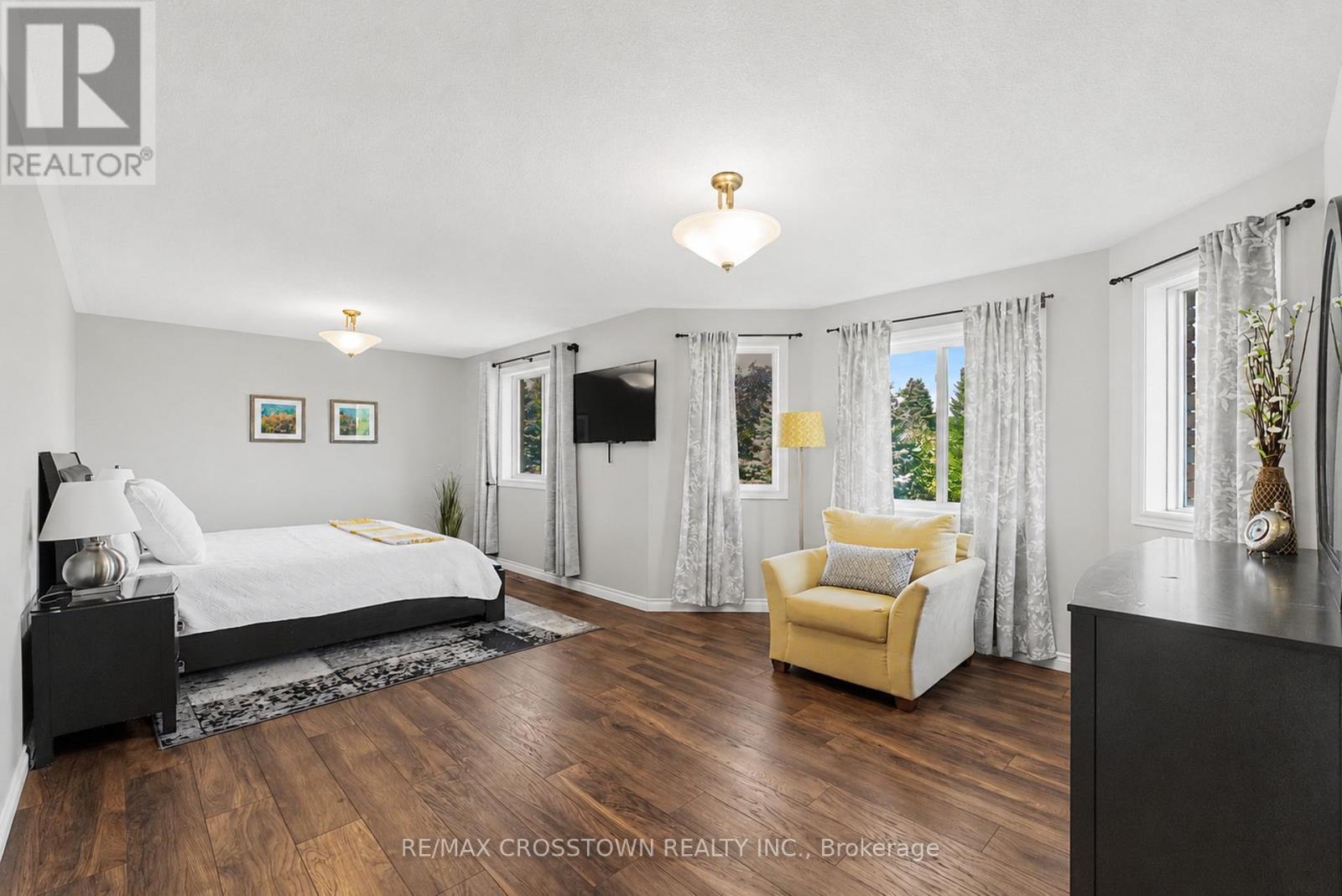 31 LOGAN COURT - Image 17
