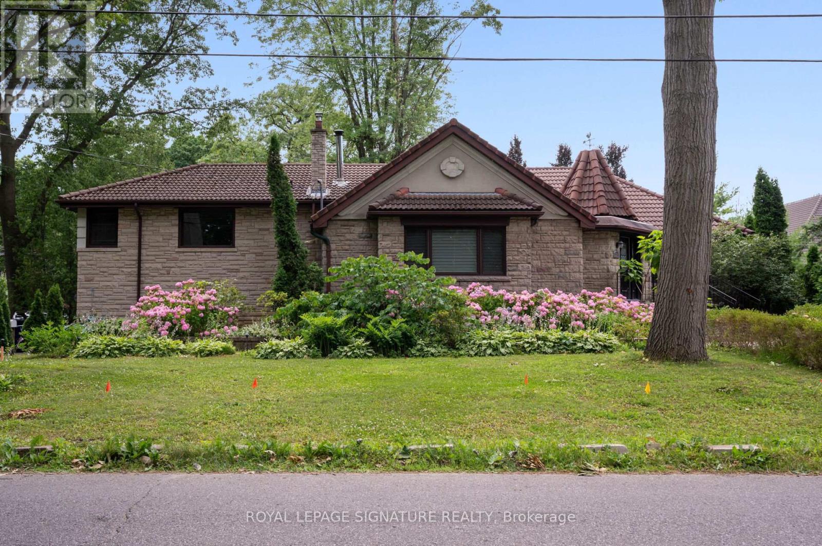 Photo of 2234 Gordon Drive