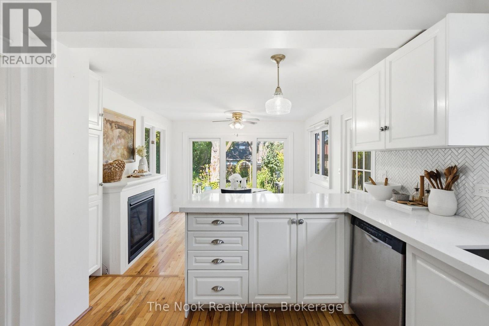641 MASSON STREET - Image 22