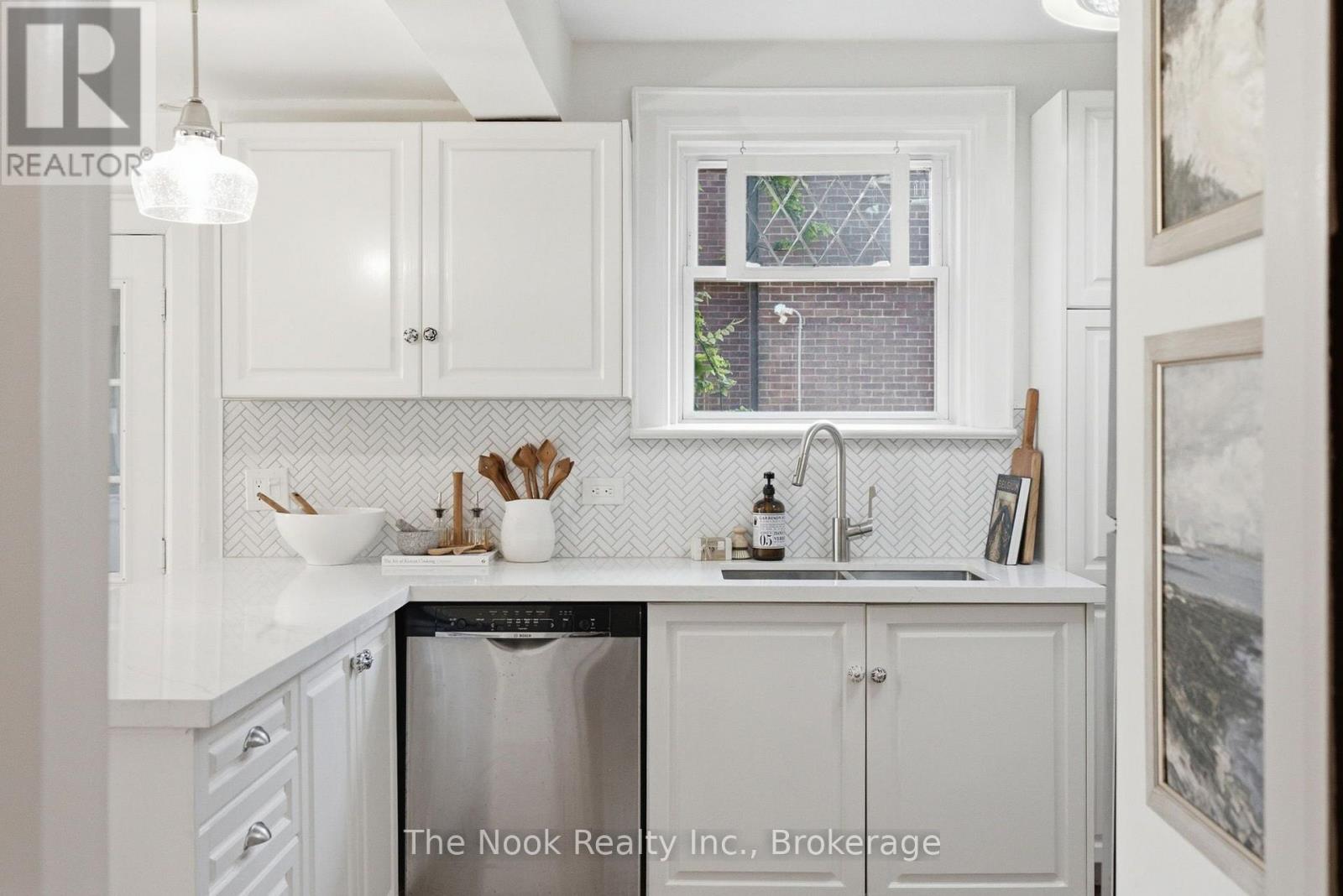 641 MASSON STREET - 19