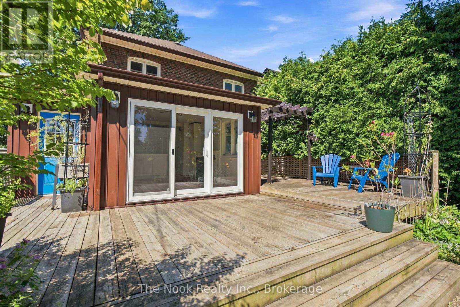 641 MASSON STREET - Image 40