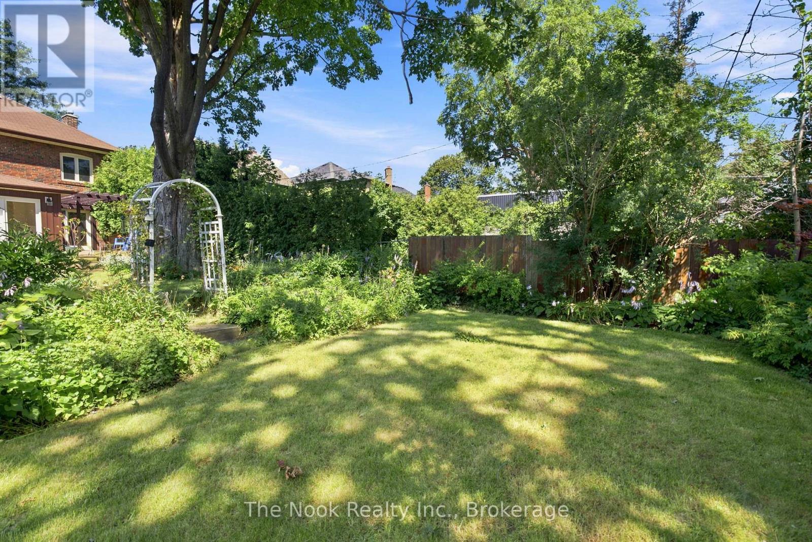641 MASSON STREET - 47