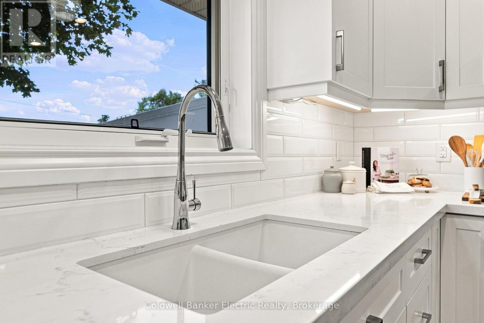 47 GRANDVIEW STREET N - Image 10