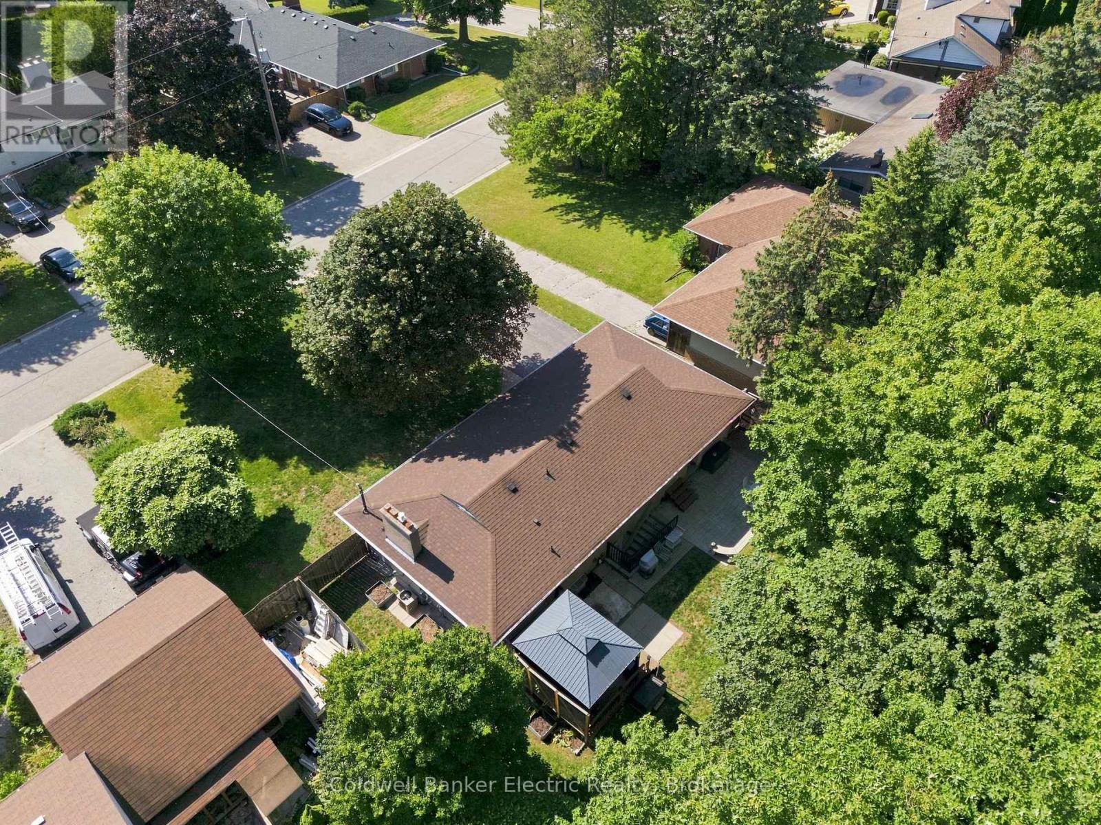 47 GRANDVIEW STREET N - 36