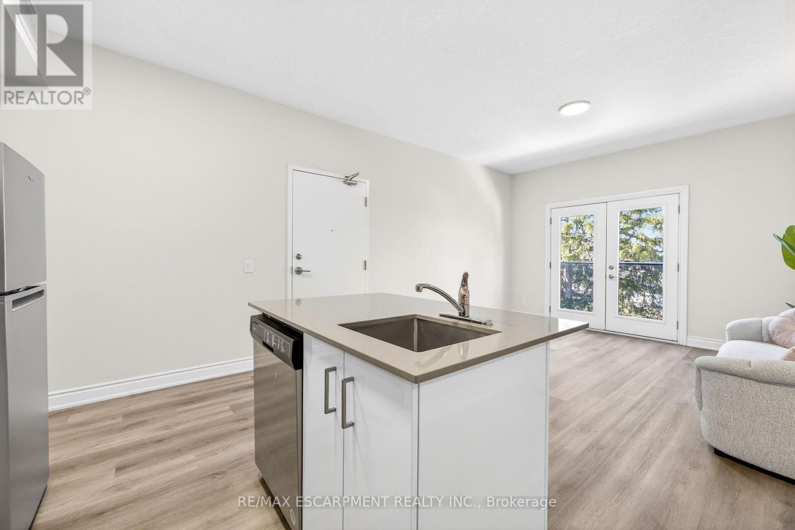 #303 259 KING STREET E - 15