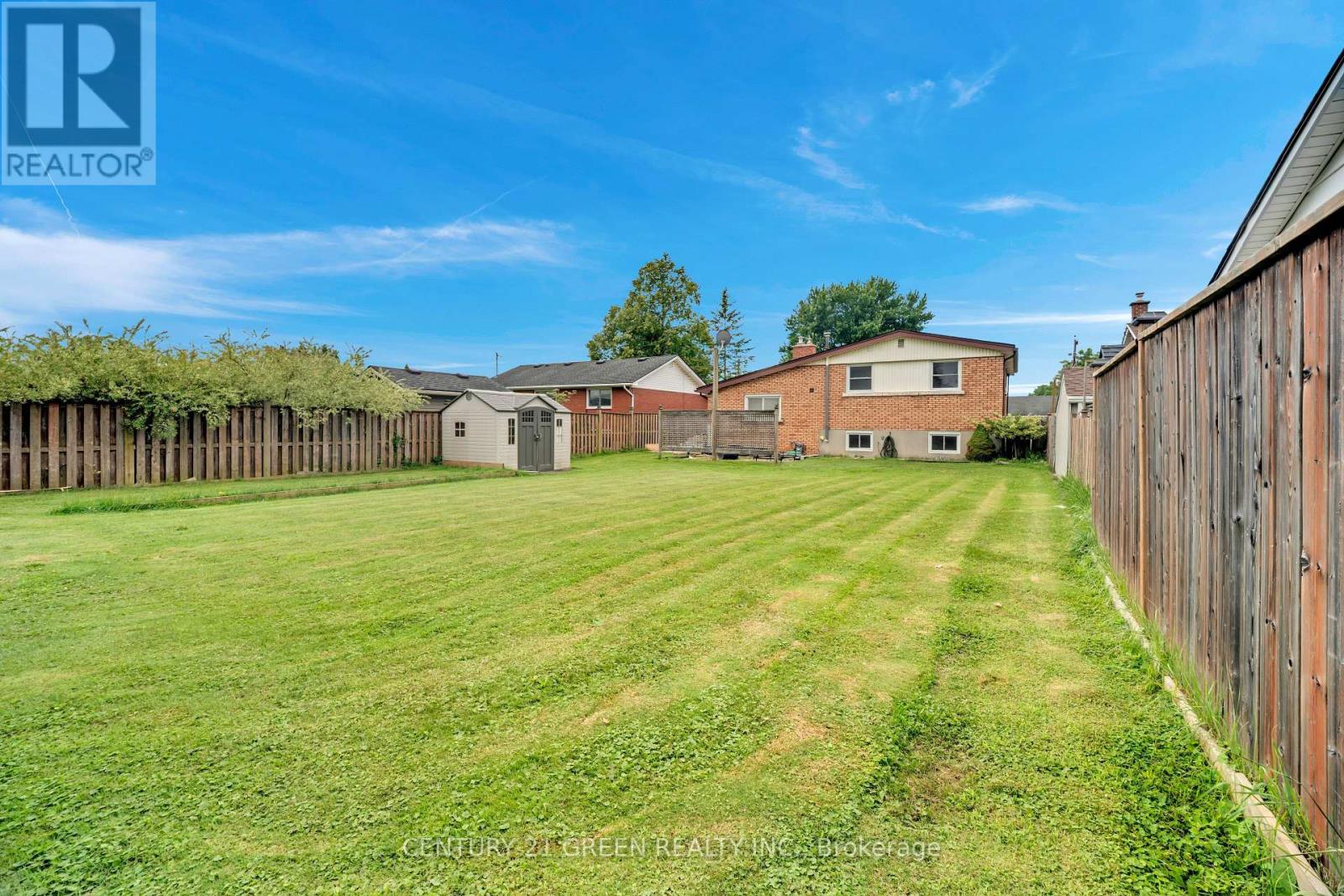 7340 WILSON CRESCENT - 26