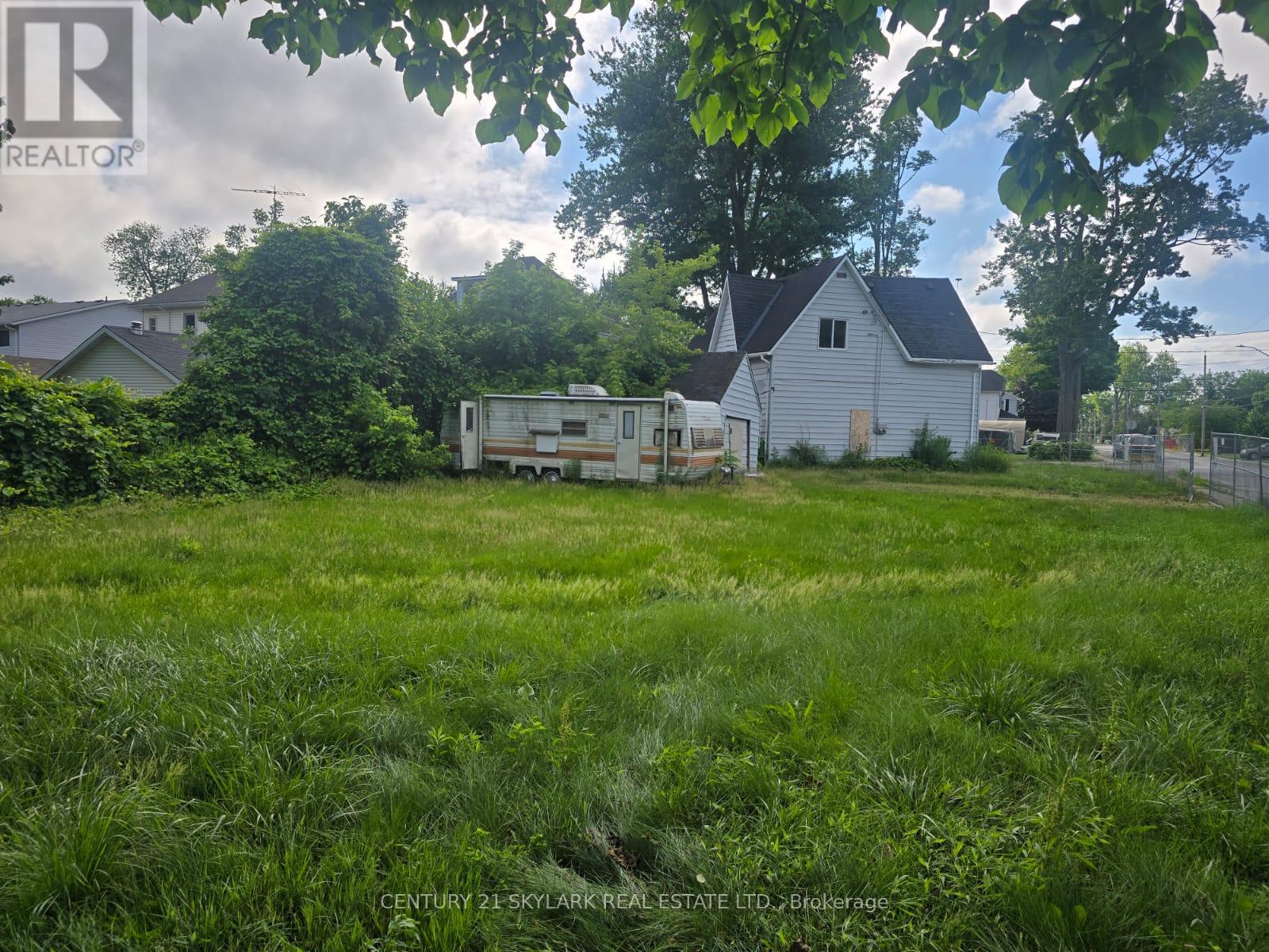 702 CEDAR STREET - 2