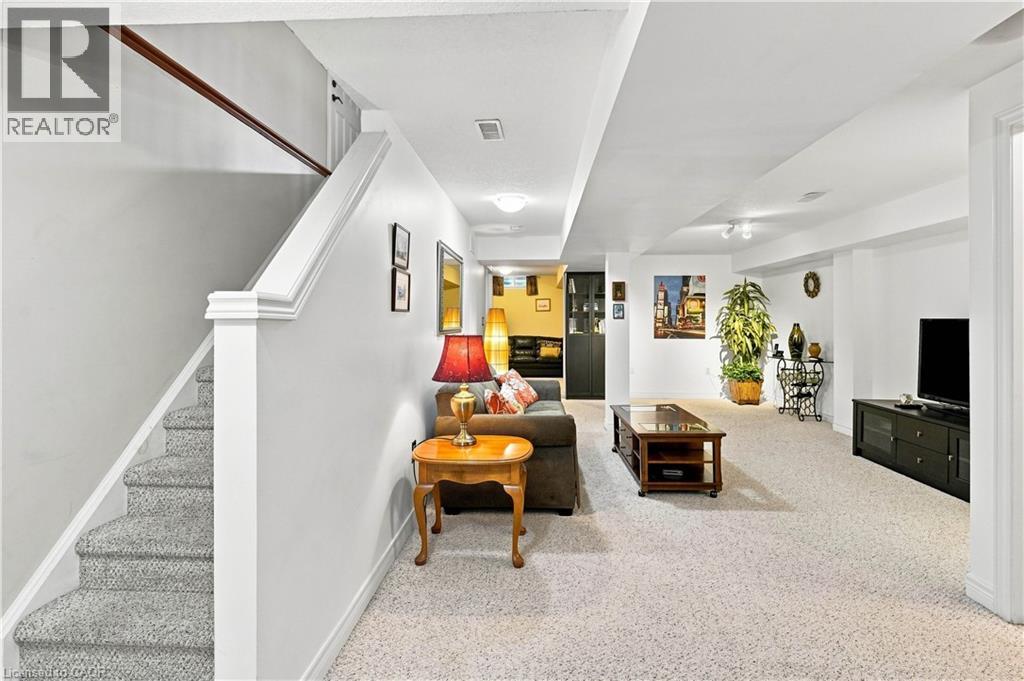 25 STICKLAND Lane - Image 32
