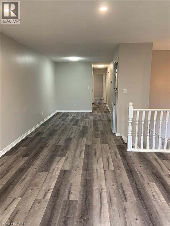 87 CHAPEL HILL Crescent Unit# Main, Welland — photo 2