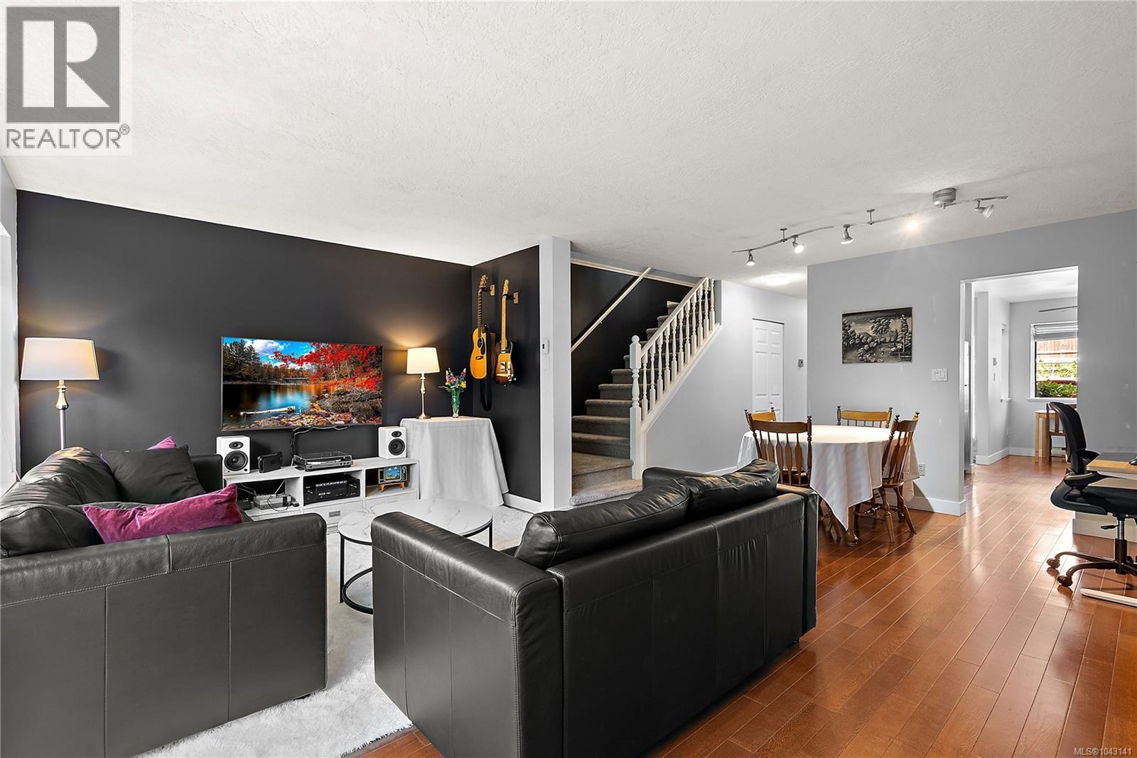 #2 748 Meaford Ave - Image 5