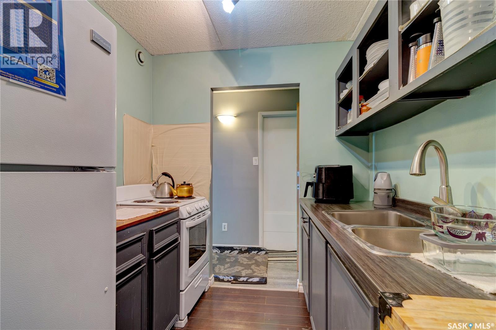 #522 4045 Rae STREET - 6