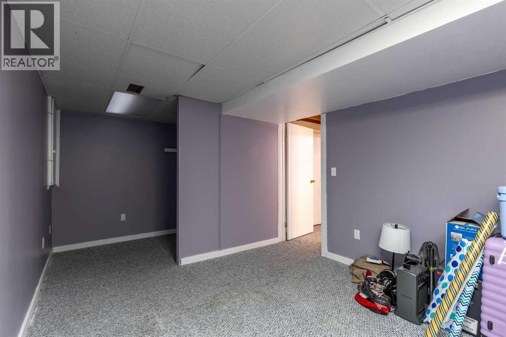 #43 55 Lemoyne Crescent W - 25