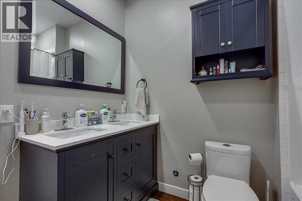 136 12 Avenue Northeast - Photo 32