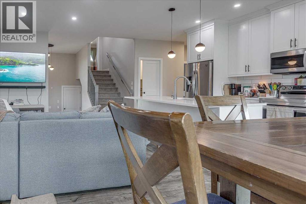 136 12 Avenue Northeast - Photo 10