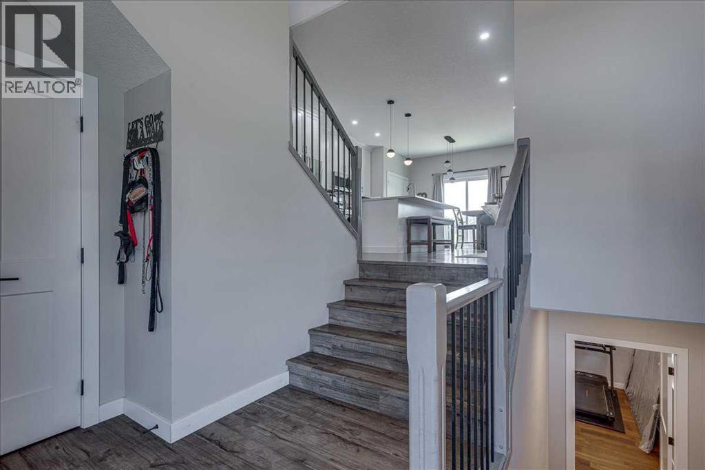 136 12 Avenue Northeast - Photo 5