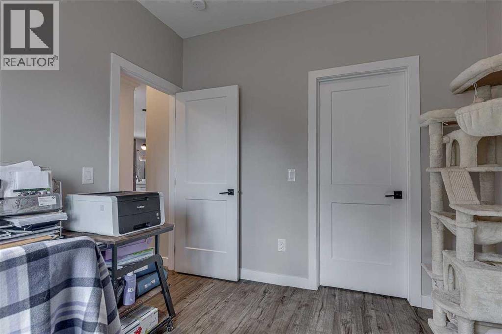136 12 Avenue Northeast - Photo 20