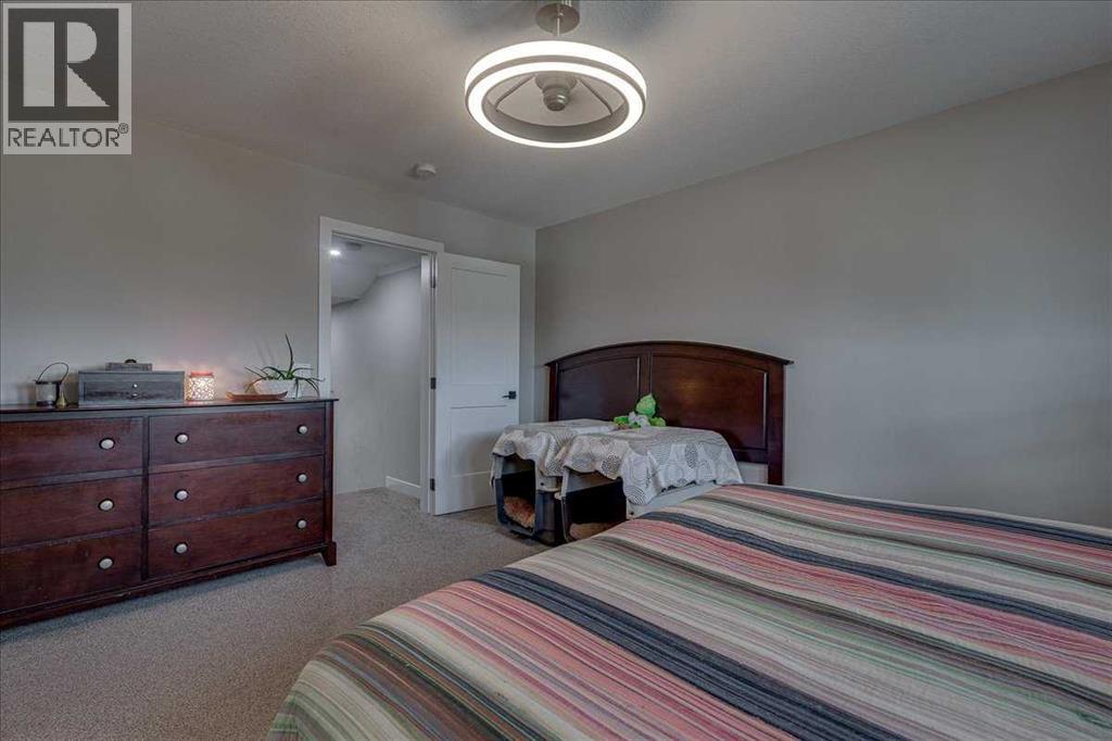 136 12 Avenue Northeast - Photo 24
