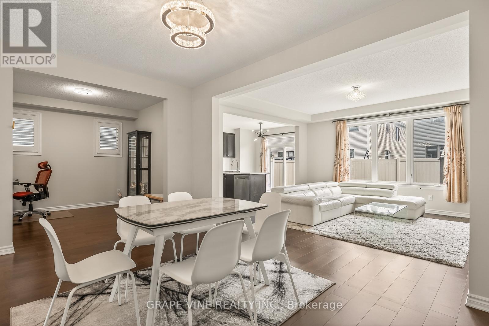 4 Bed, 4 Bath House for Sale in Ottawa – 414 APHELION CRESCENT, Ottawa – MLS# X13634668 - Image 13