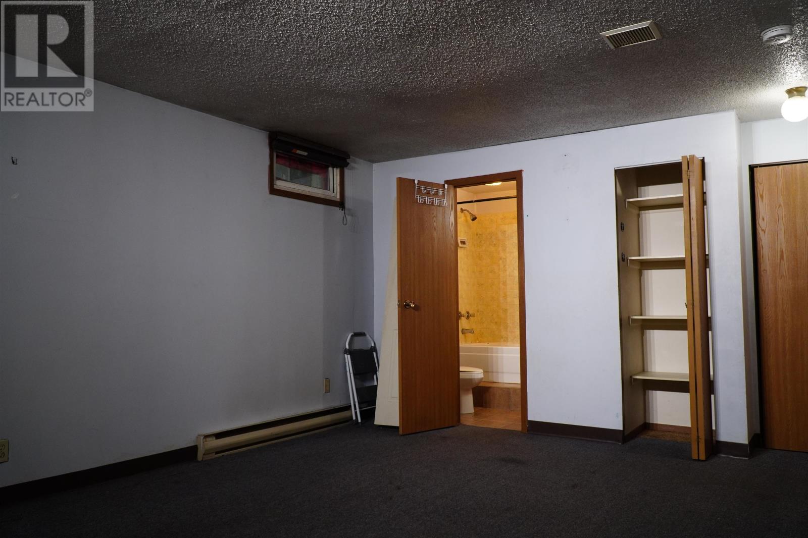 314 Edward Street N - 16