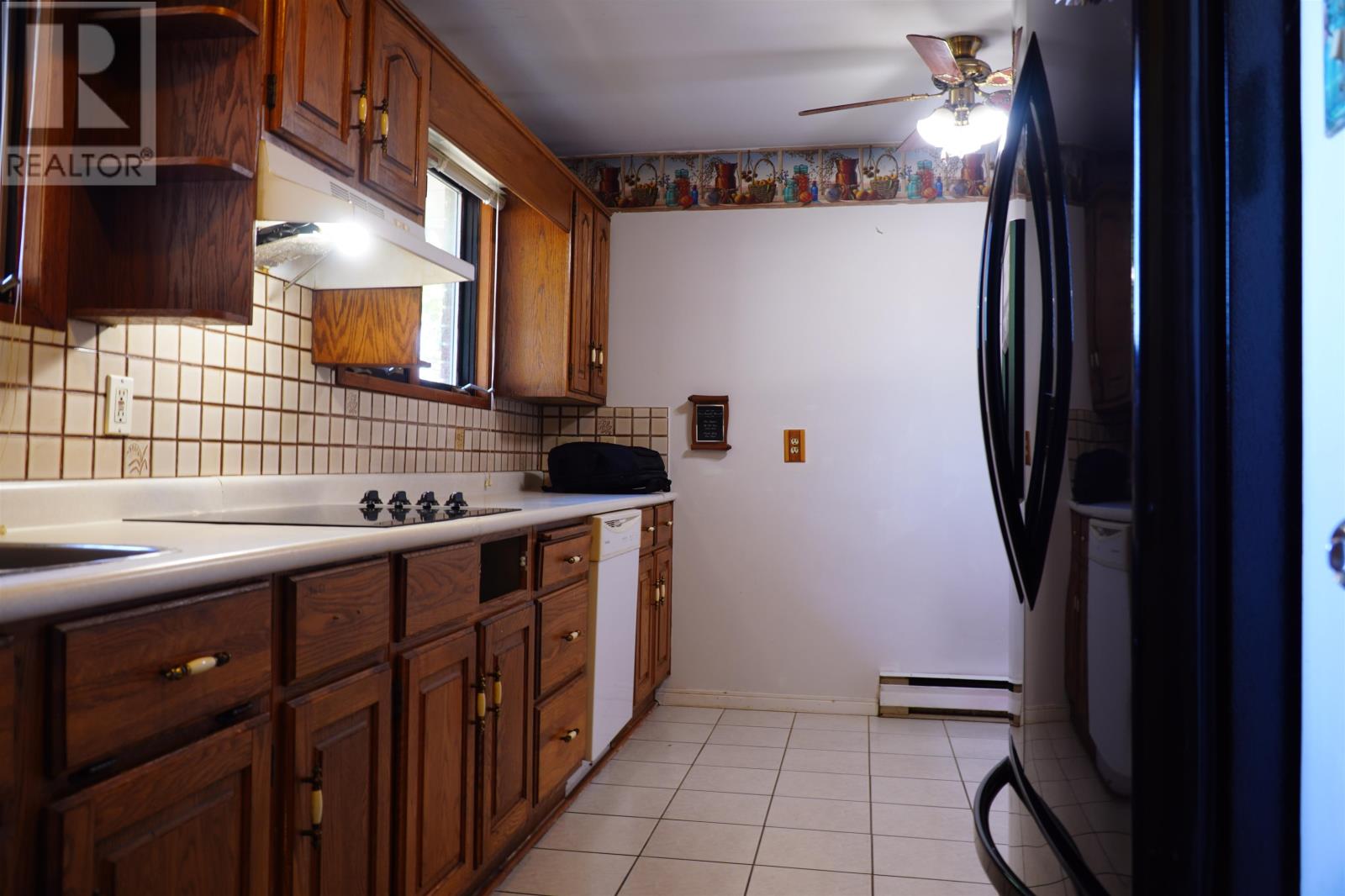314 Edward Street N - 8