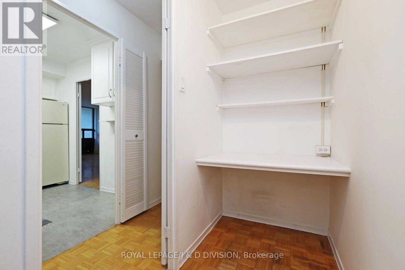 #106 235 ST CLAIR AVENUE W - Image 18