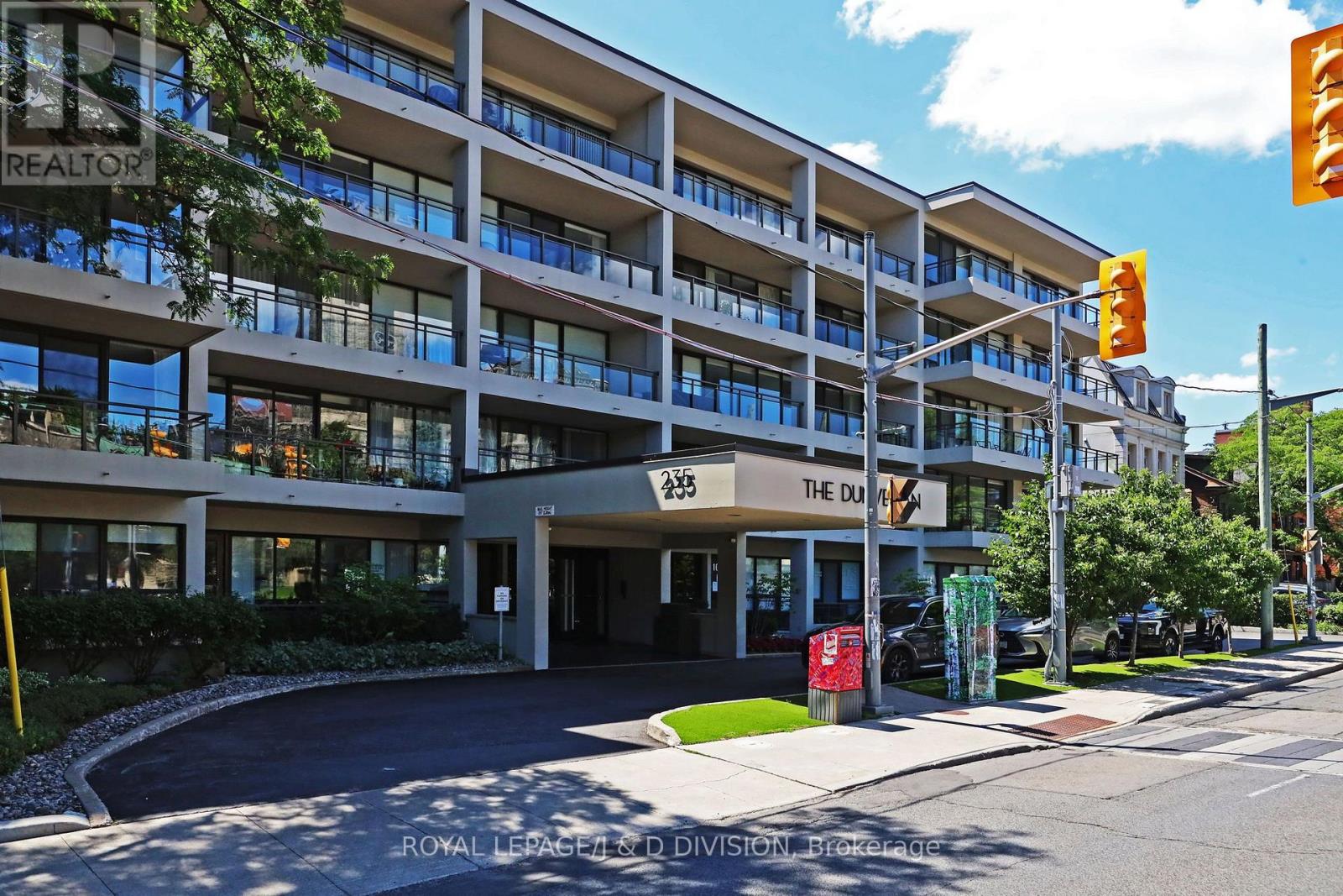 #106 235 ST CLAIR AVENUE W - 2
