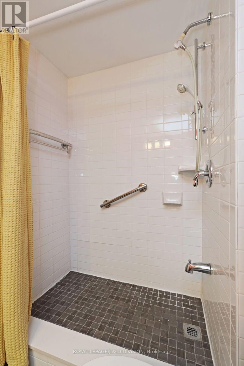 #106 235 ST CLAIR AVENUE W - 20