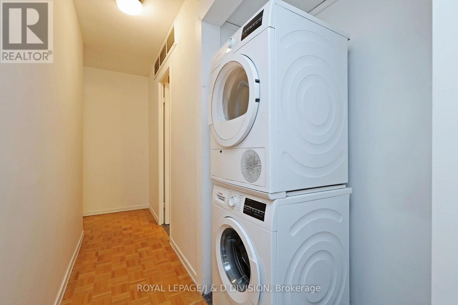 #106 235 ST CLAIR AVENUE W - Image 21