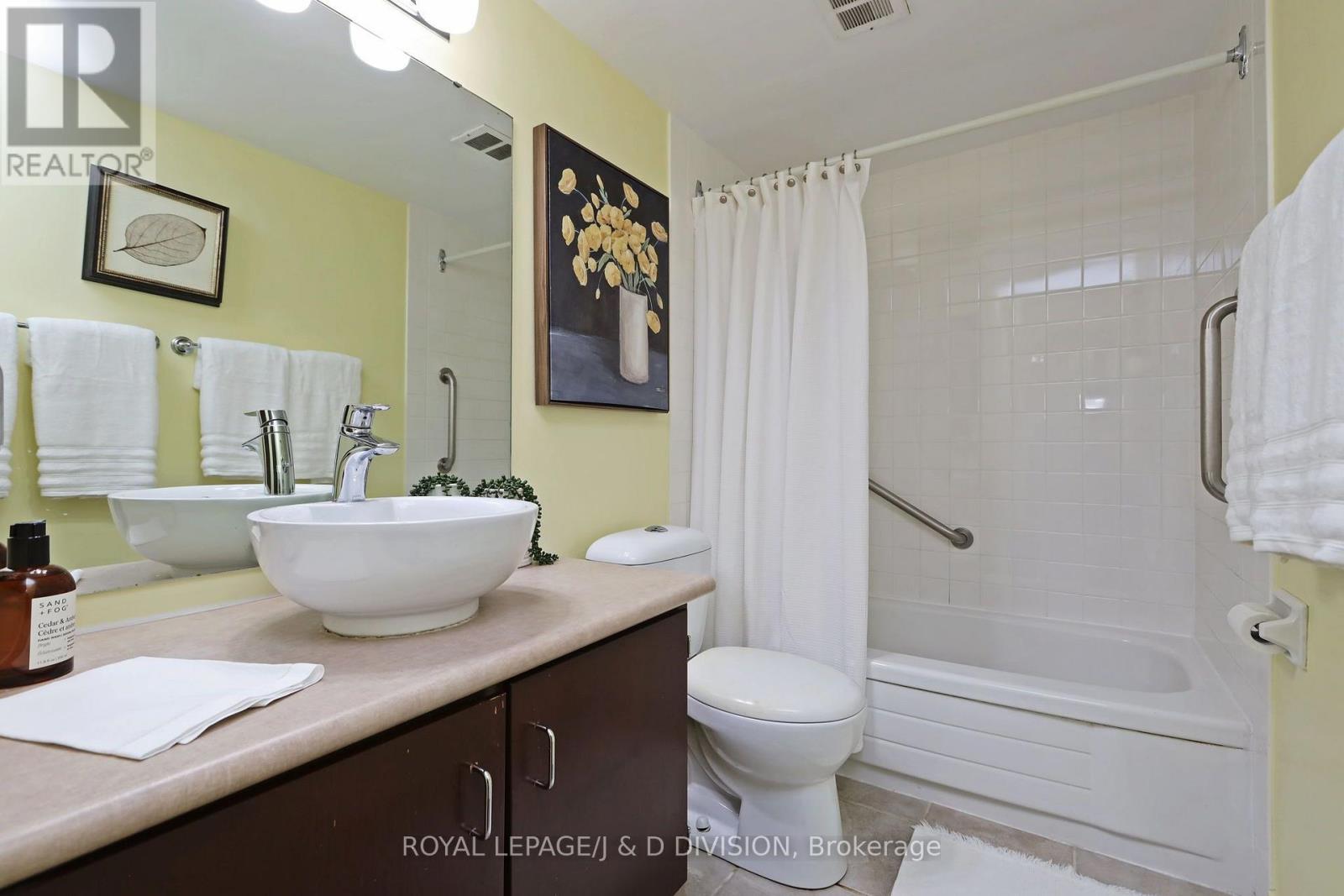 #106 235 ST CLAIR AVENUE W - Image 26