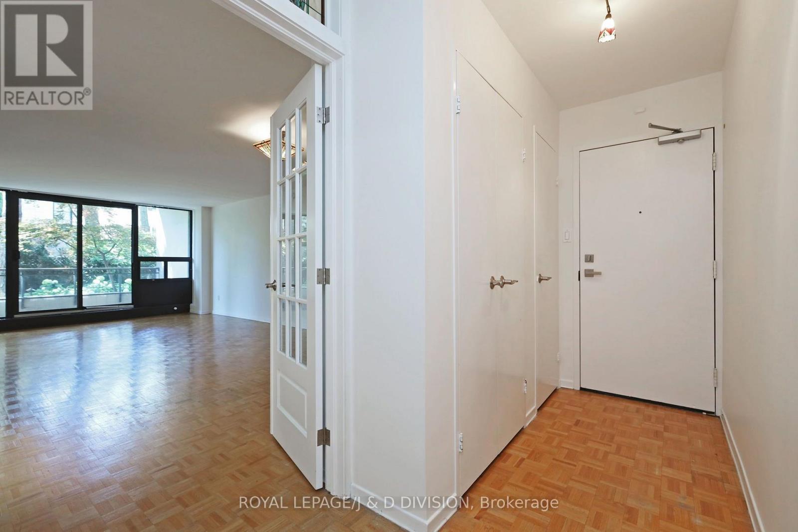 #106 235 ST CLAIR AVENUE W - 3