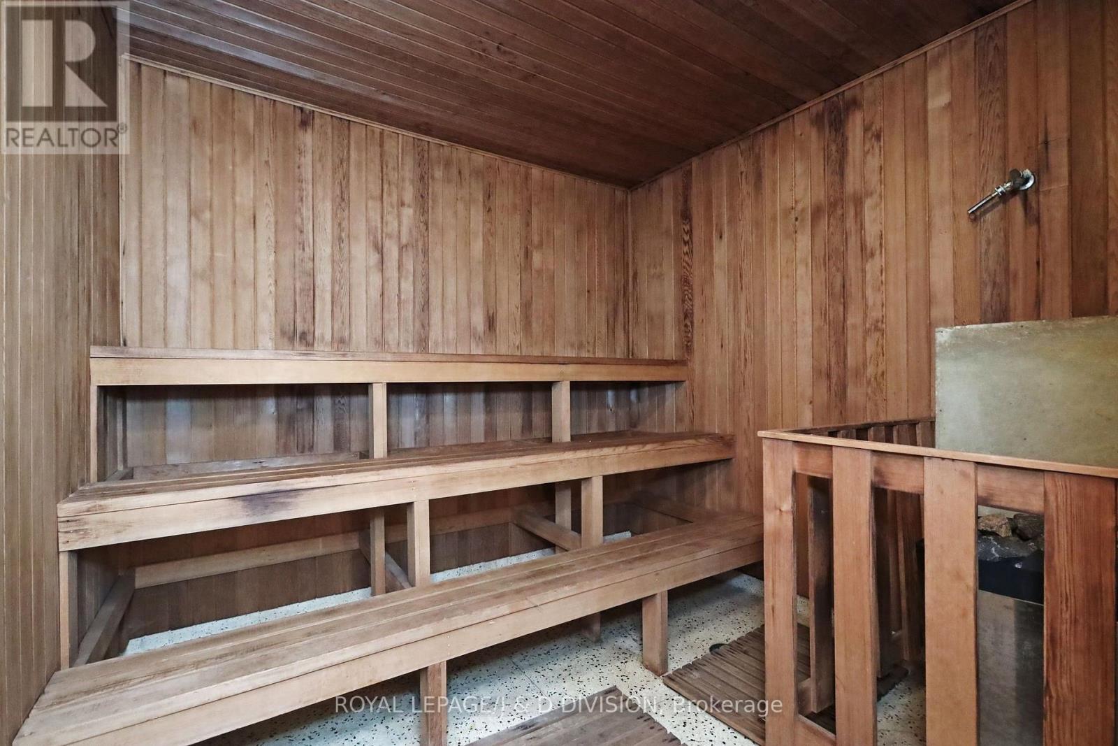 #106 235 ST CLAIR AVENUE W - Image 31