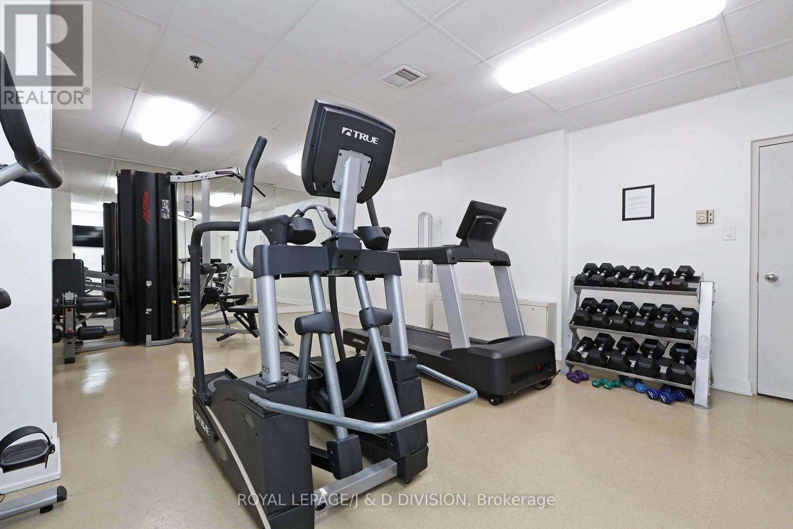 #106 235 ST CLAIR AVENUE W - 32