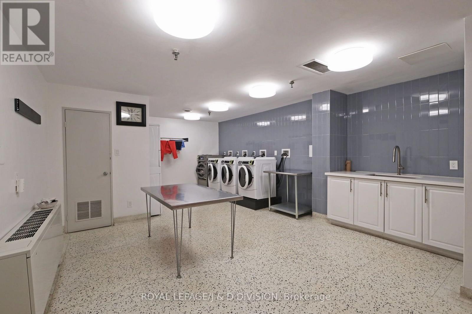 #106 235 ST CLAIR AVENUE W - 33