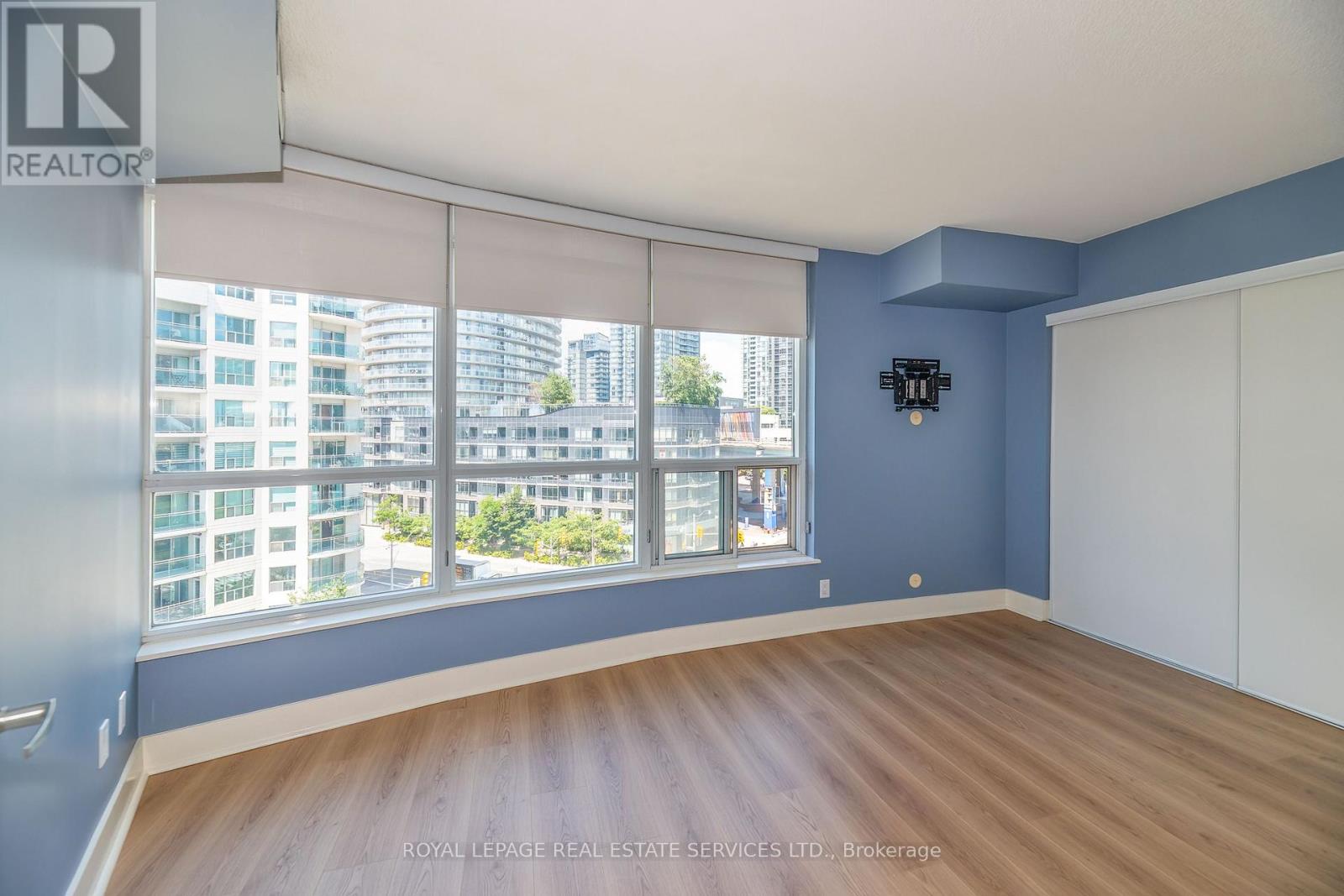 #707 550 QUEENS QUAY W - 15