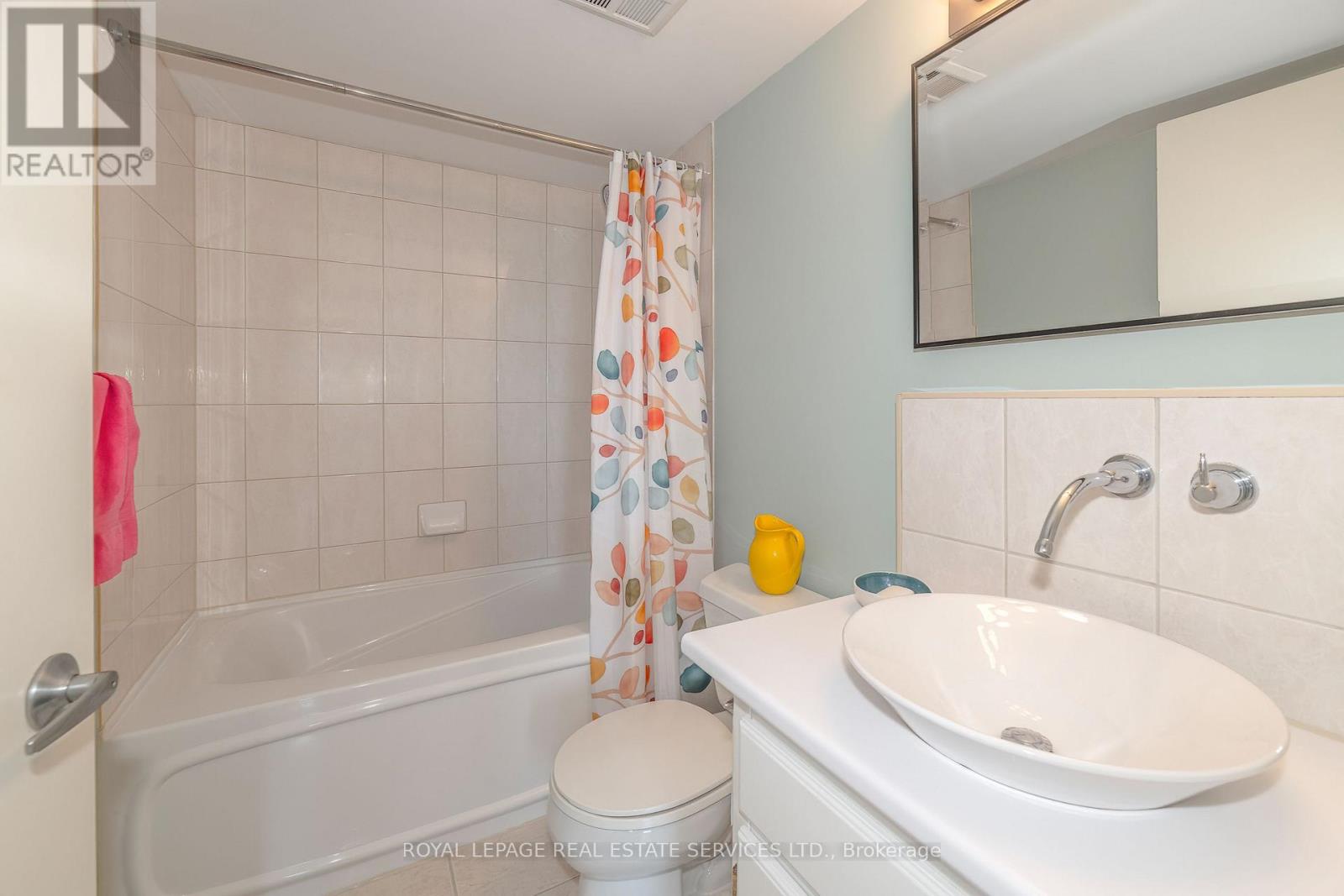 #707 550 QUEENS QUAY W - 17