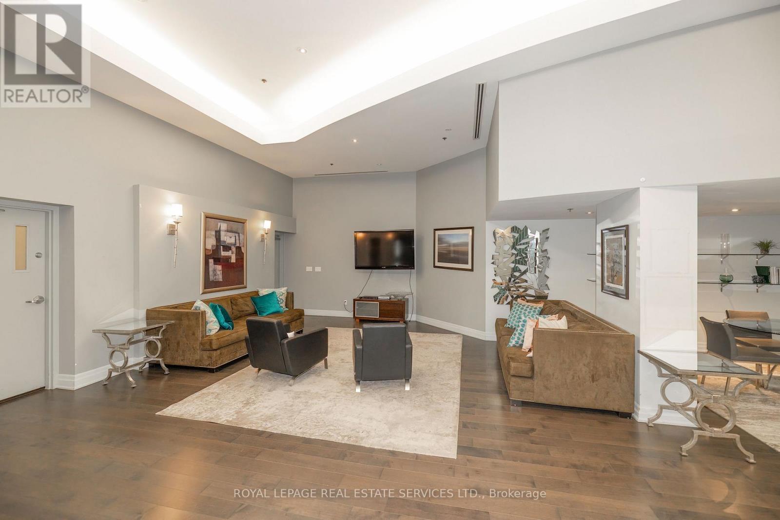 #707 550 QUEENS QUAY W - 34