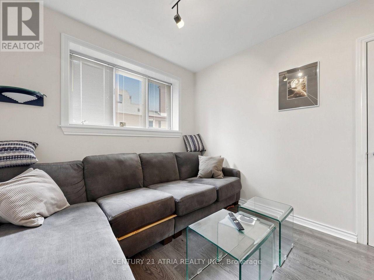 22 JEFFTON CRESCENT - 17