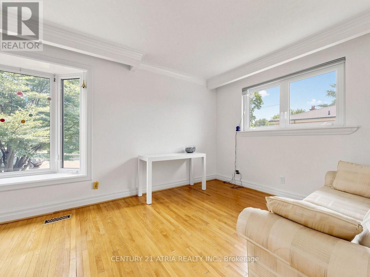 22 JEFFTON CRESCENT - 4