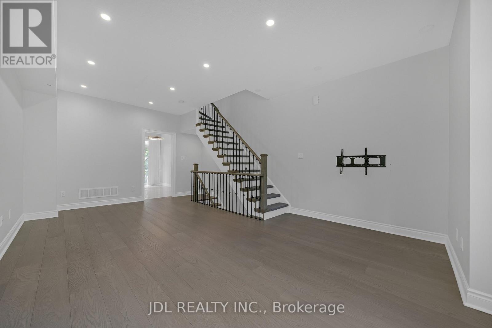 25 GALLERIA PARKWAY - 11